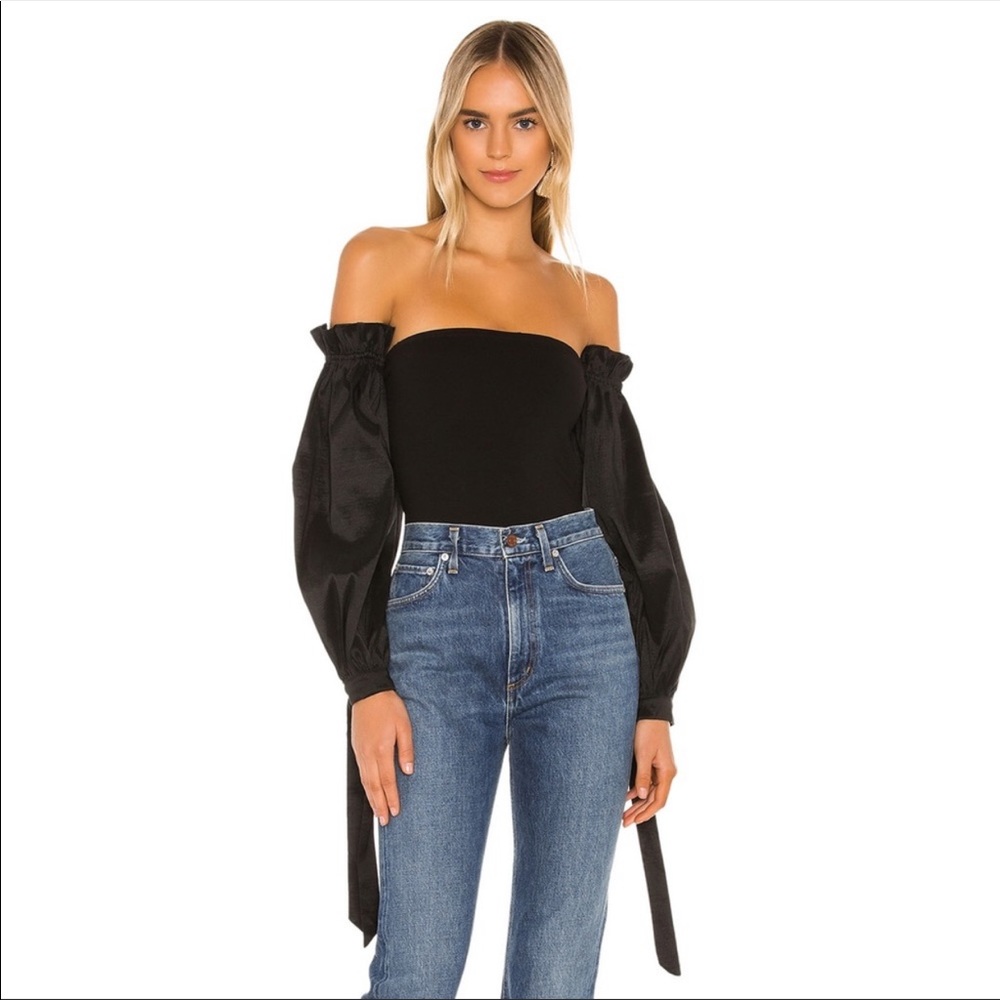 Bliss Bodysuit in Black
MAJORELLE
